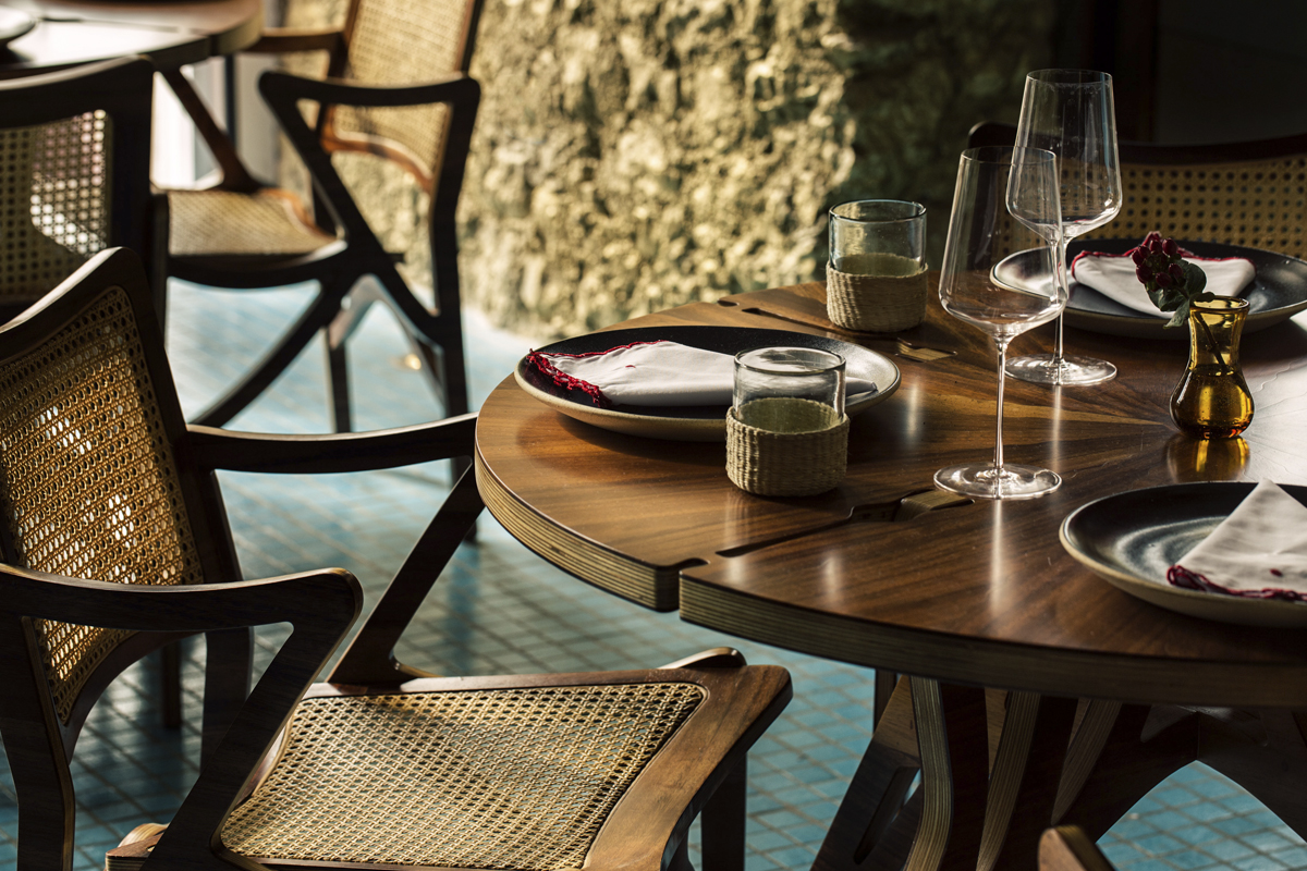 Detalle del comedor de Huniik en Mérida